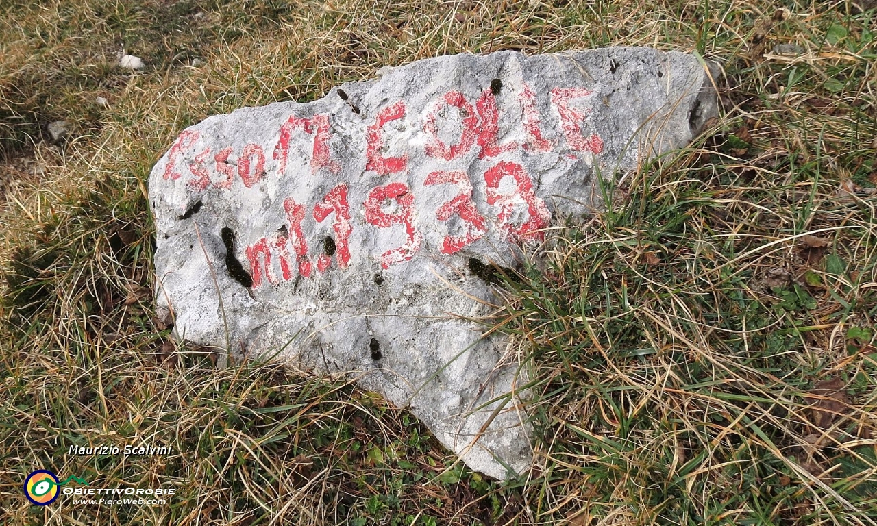 29 Eccomi al Passo di Monte Colle, metri 1938....JPG